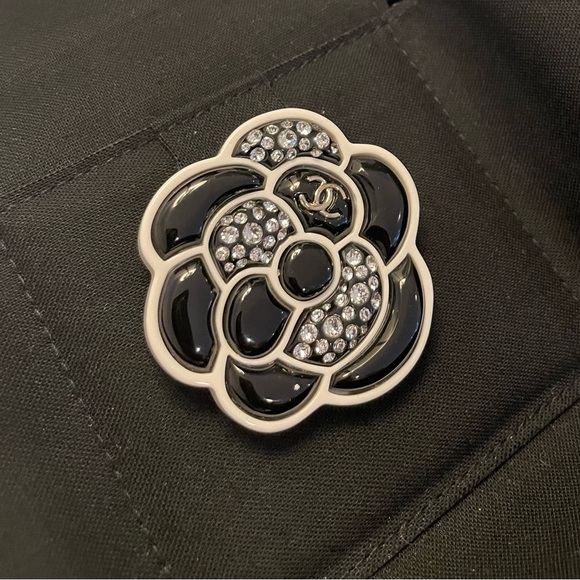 CHANEL TIMELESS ENAMEL CC CAMELLIA BROOCH - Picture 2 of 14